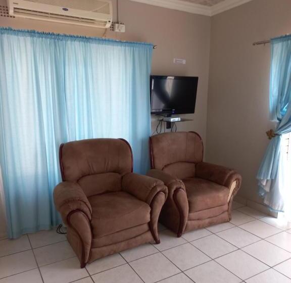 バルコニー付きスタンダードルーム, Tropical Paradise Guest House