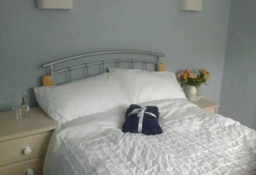 ガーデンビュースタンダードルーム, Town House Bridport Dorset