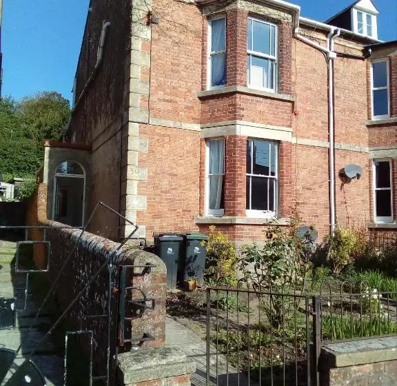 ガーデンビュースタンダードルーム, Town House Bridport Dorset