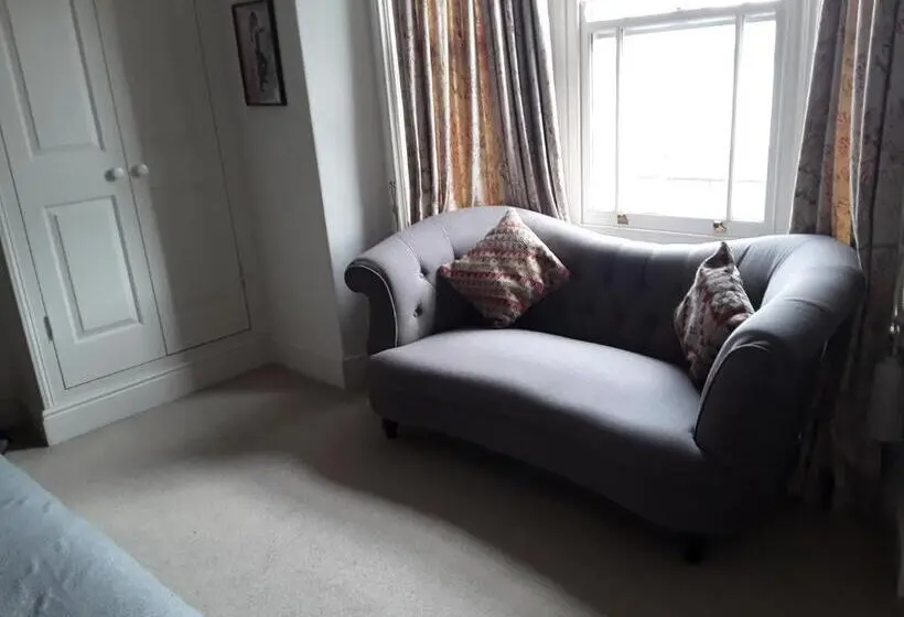 スタンダードルーム, Town House Bridport Dorset