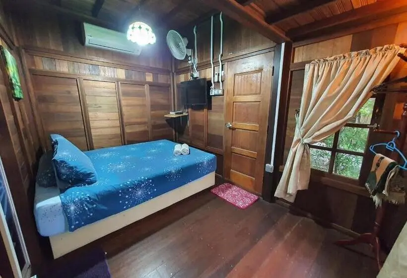 スタンダードスタジオ, Alia Express Villa Temila