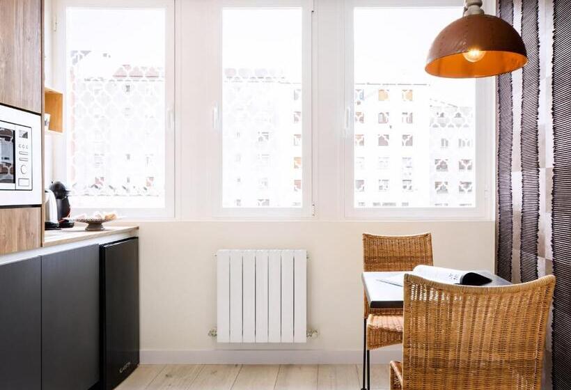 إستوديو ديلوكس, Habitaka, Hogares De Paso