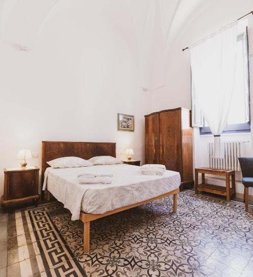 חדר סטנדרט לשלושה, Biancolino