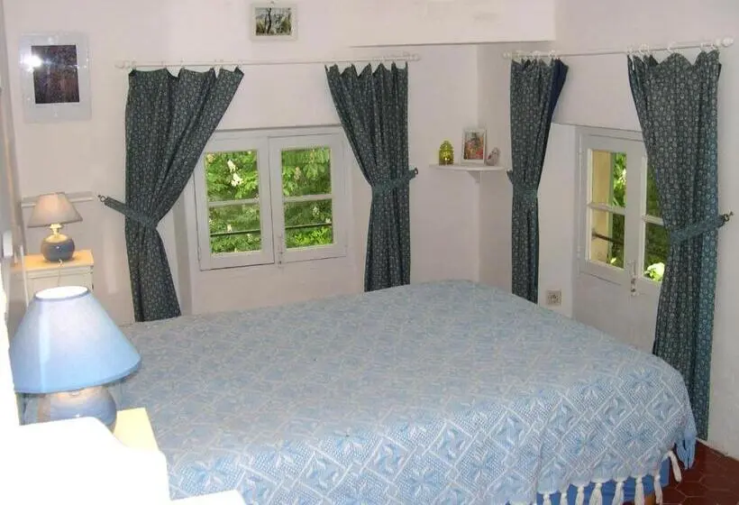 ガーデンビュースタンダードルーム, Domaine Du Paraïs B&b