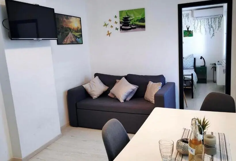 آپارتمان 1 خوابه, Apartments & Rooms Saša