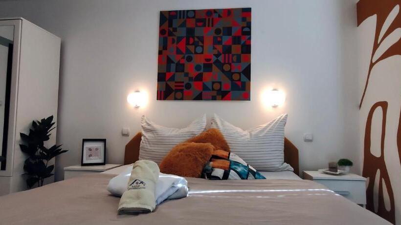 اتاق استاندارد, Apartments & Rooms Saša