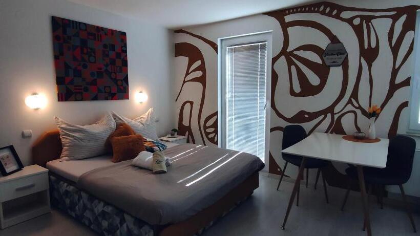 اتاق استاندارد, Apartments & Rooms Saša