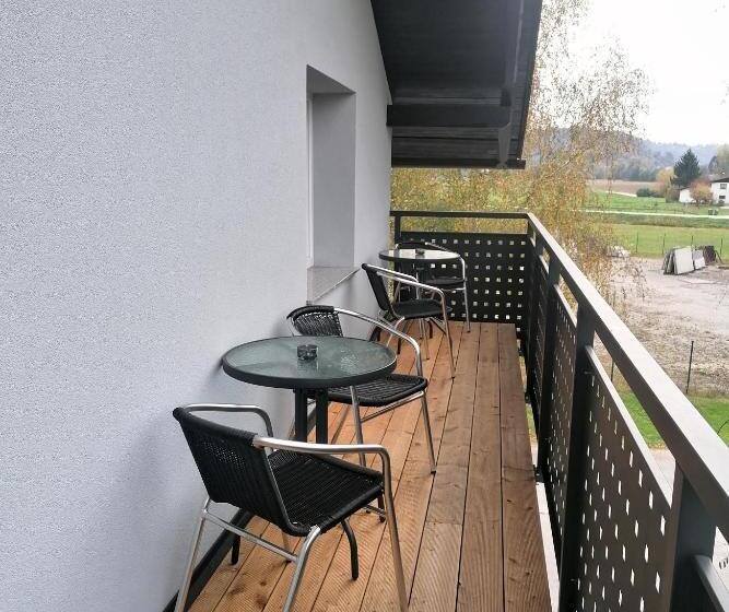 اتاق استاندارد, Apartments & Rooms Saša