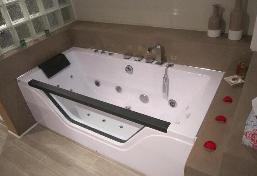 스탠다드 자쿠지 룸, La Terracotta