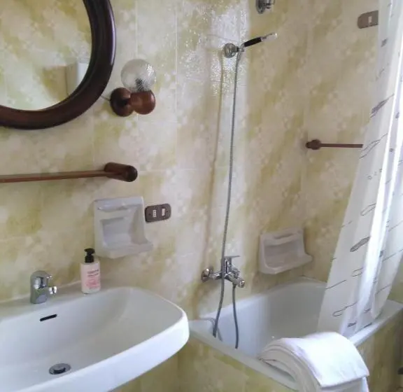 スタンダードルーム, Agritur Villa Osvaldo Castiglione Del Lago Pg Colazione Piscina Acqua Salata