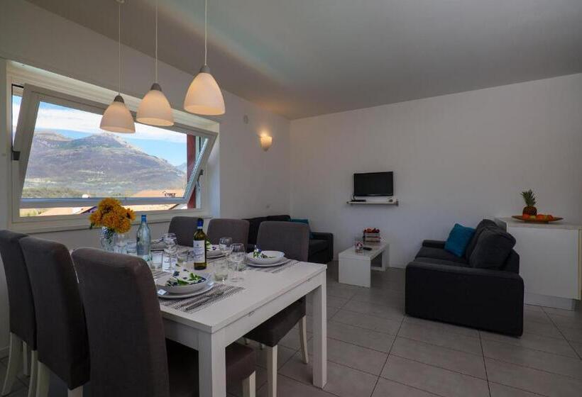 Appartamento 3 Camere da Letto, Residence Girasole Casa Rossa B