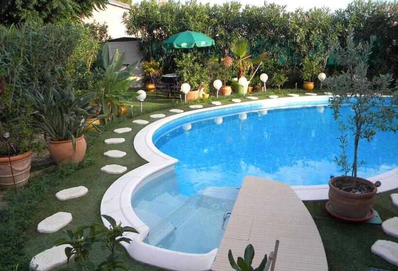Standard room with outdoor bath, Chez Patrick Roujan