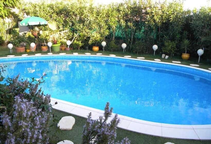 Standard room with outdoor bath, Chez Patrick Roujan
