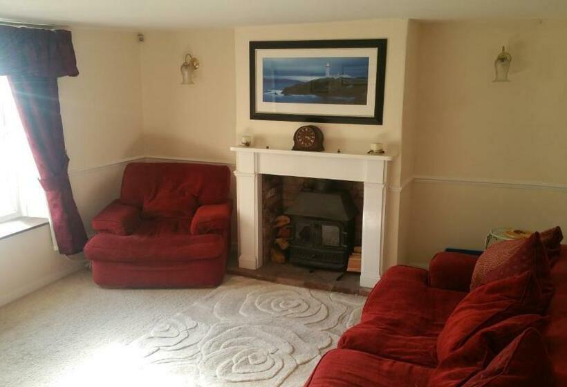 غرفة إقتصادية, Millbatch Farm