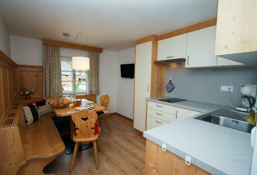 غرفة قياسية مزوَّدة بشُرفة, Villgraterhof