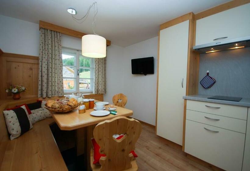 غرفة قياسية مزوَّدة بشُرفة, Villgraterhof