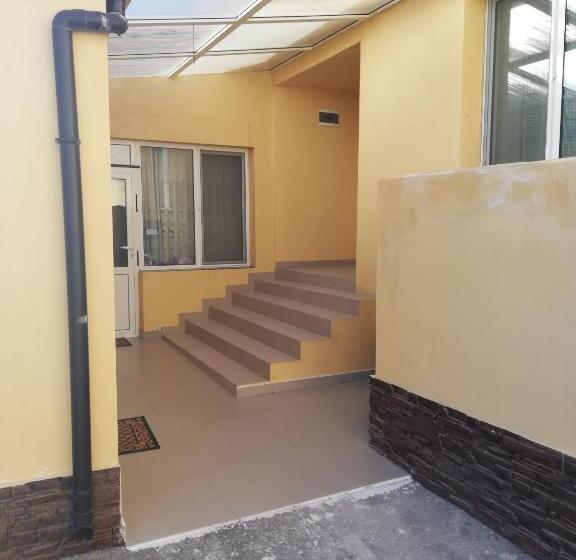 침실 1개 주택, Teodora House