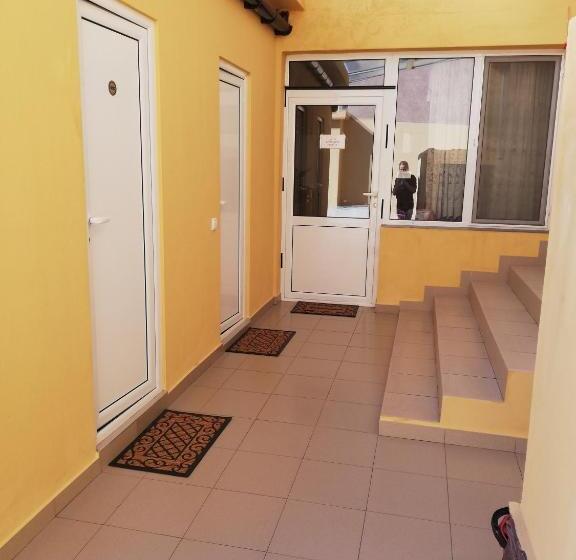 침실 1개 주택, Teodora House