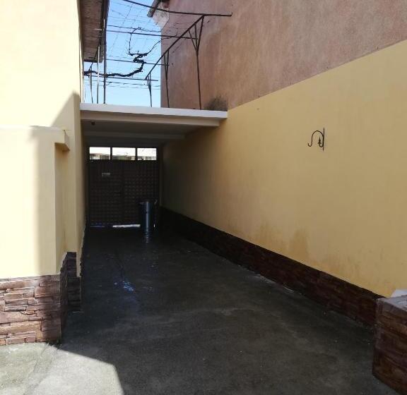 침실 1개 주택, Teodora House