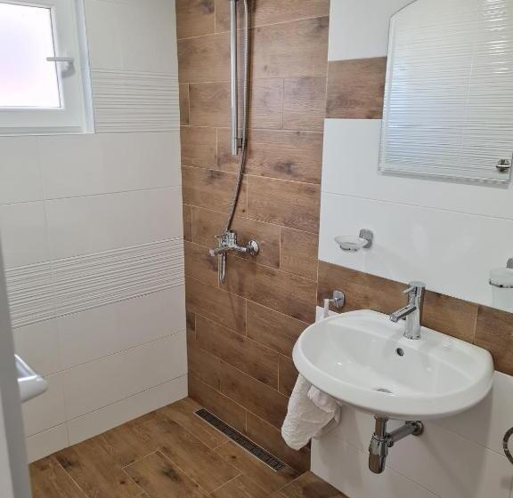 스탠다드 룸, Teodora House