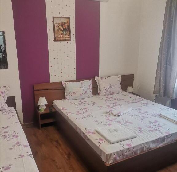 스탠다드 트리플 룸, Teodora House