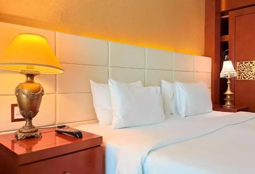 Deluxe Room King Size Bed