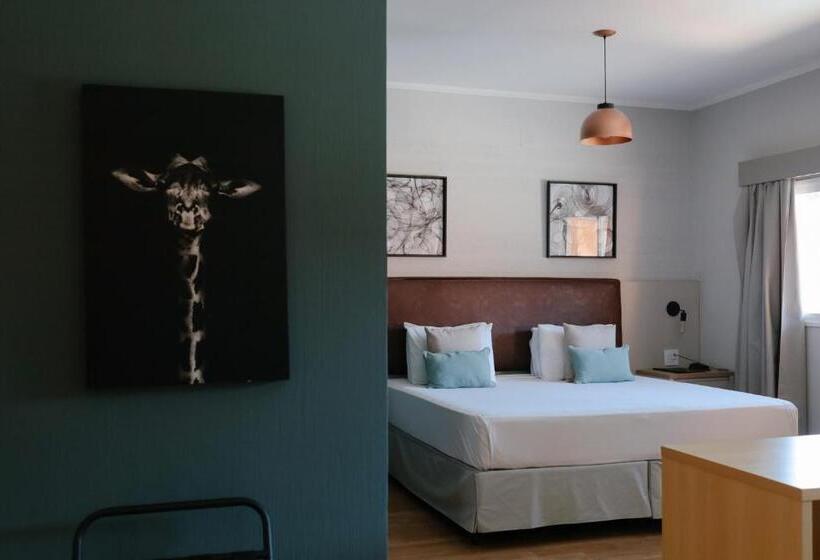 Jakuzili Süit, Carlton Plaza Baoba