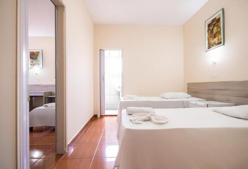 4인용 스탠다드 룸, Dan Inn Poços De Caldas A Melhor Localização Do Centro