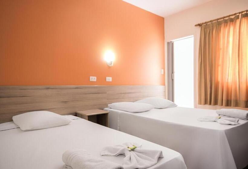 4인용 스탠다드 룸, Dan Inn Poços De Caldas A Melhor Localização Do Centro