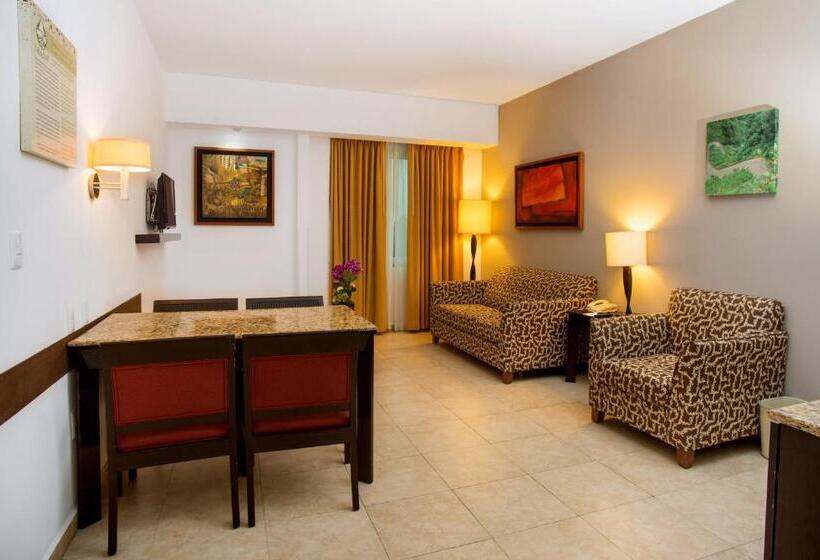جناح, Holiday Inn Express Tapachula, An Ihg