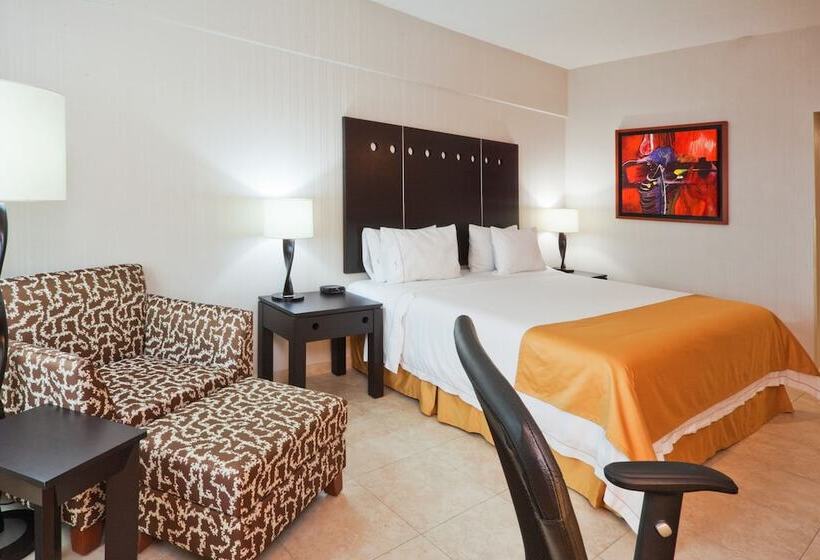 جناح, Holiday Inn Express Tapachula, An Ihg