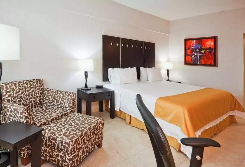 スイート, Holiday Inn Express Tapachula, An Ihg