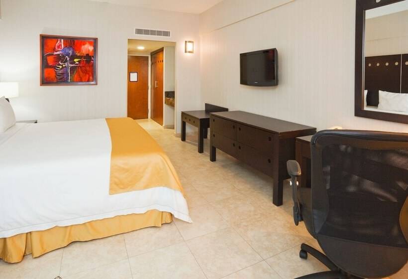 جناح, Holiday Inn Express Tapachula, An Ihg