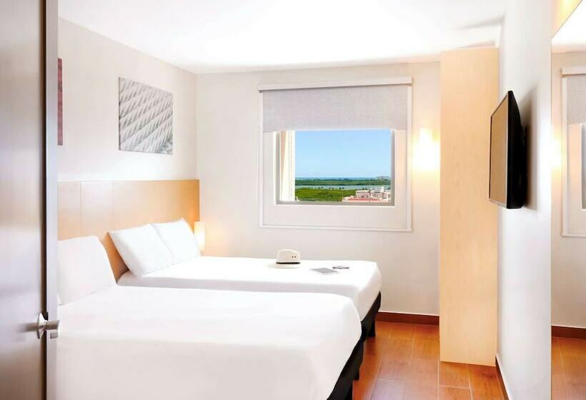 Номер Стандарт 2 Двуспальные Кровати, Ibis Cancun Centro