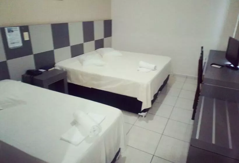 اتاق استاندارد سه نفره, Maestro Express Toledo