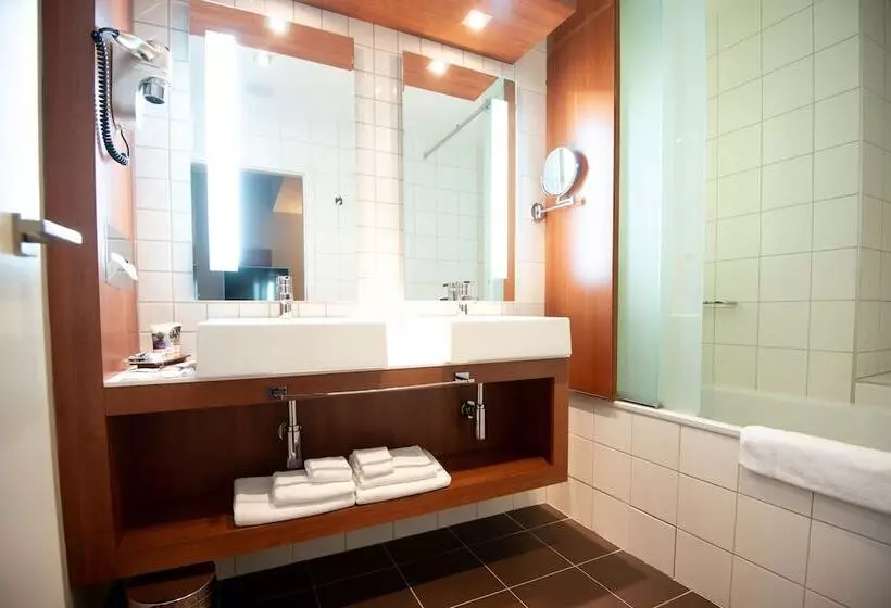 سوییت پرستیژ, Mercure Ostrava Center