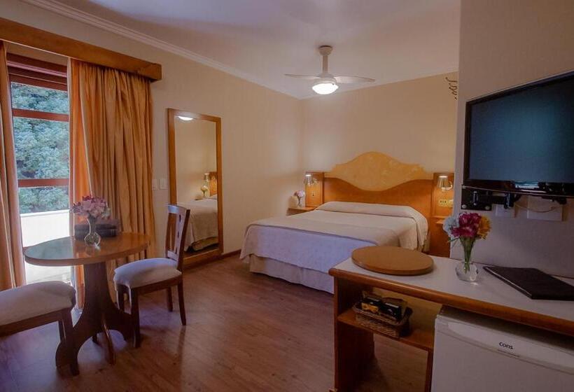 디럭스 4인 룸, Pousada Vovó Carolina