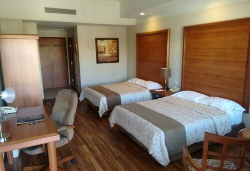 标准间, Royal Palace