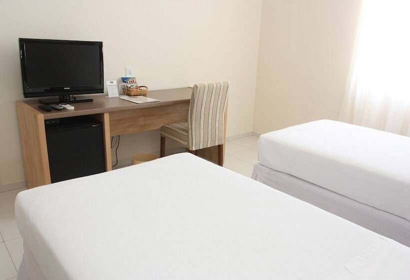 标准三人间, Stop Way Hotel São Luís