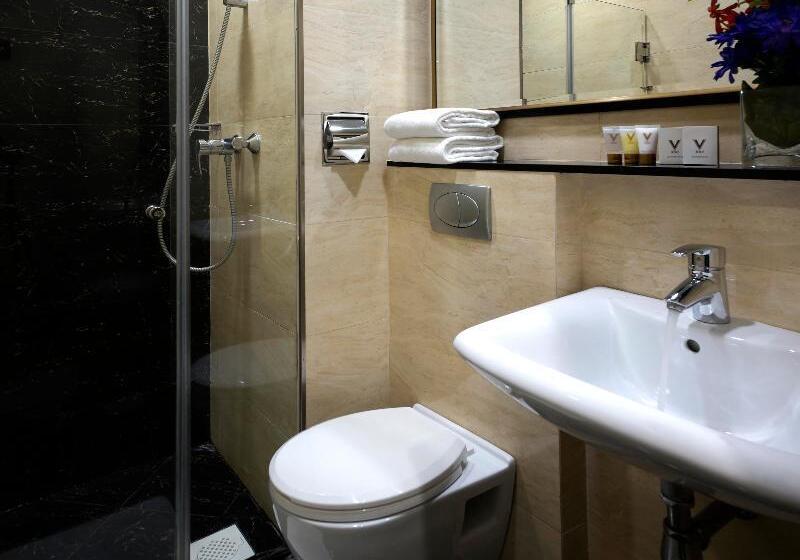 اتاق استاندارد سه نفره, V Hotel Lavender