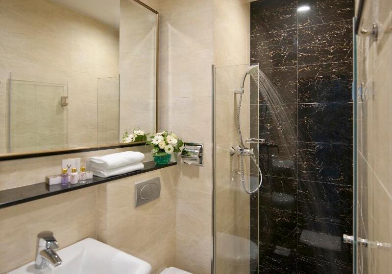 اتاق استاندارد سه نفره, V Hotel Lavender