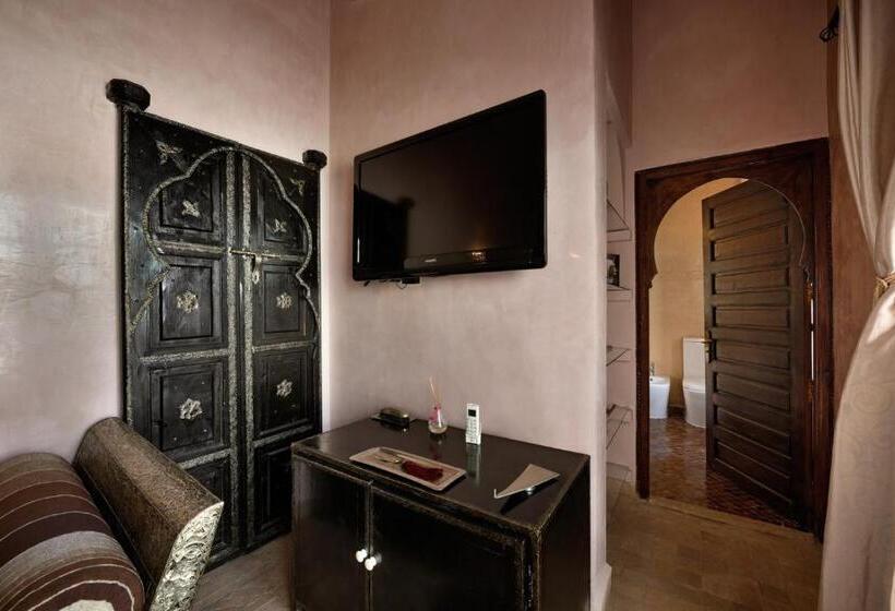 اتاق لوکس سه تخته, Riad Les Ammonites And Spa