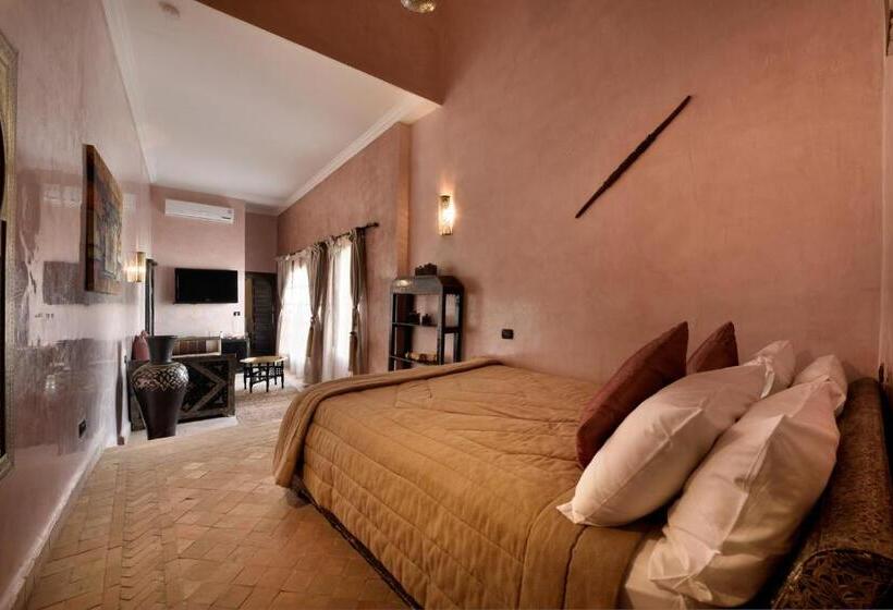 Quarto Triplo Deluxe, Riad Les Ammonites And Spa