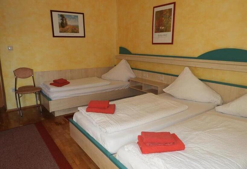 غرفة قياسية ثلاثية, Gasthof Schlosswirt