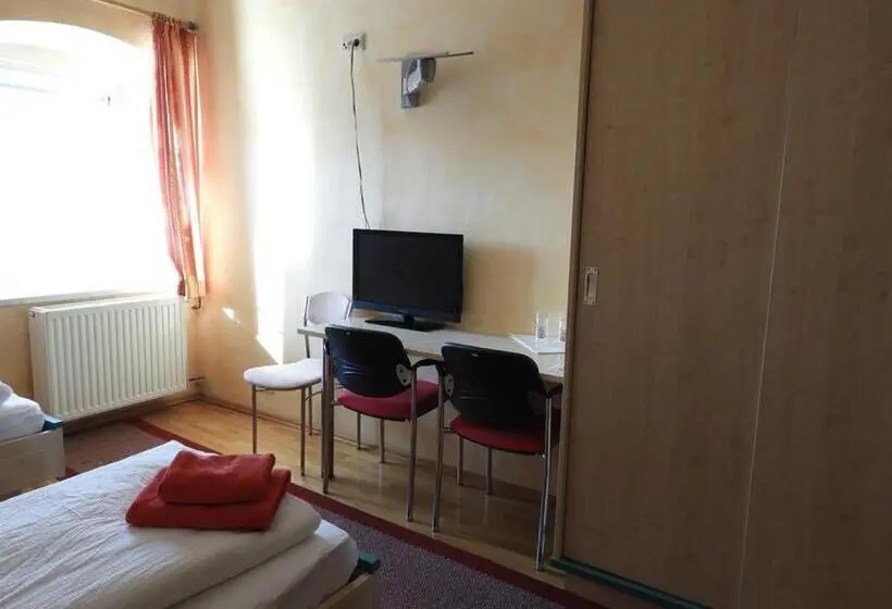 اتاق استاندارد با سرویس بهداشتی مشترک, Gasthof Schlosswirt