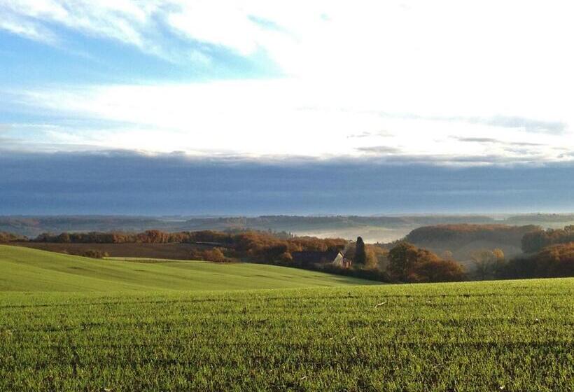 شقة 3 غرف, Les Didascalies