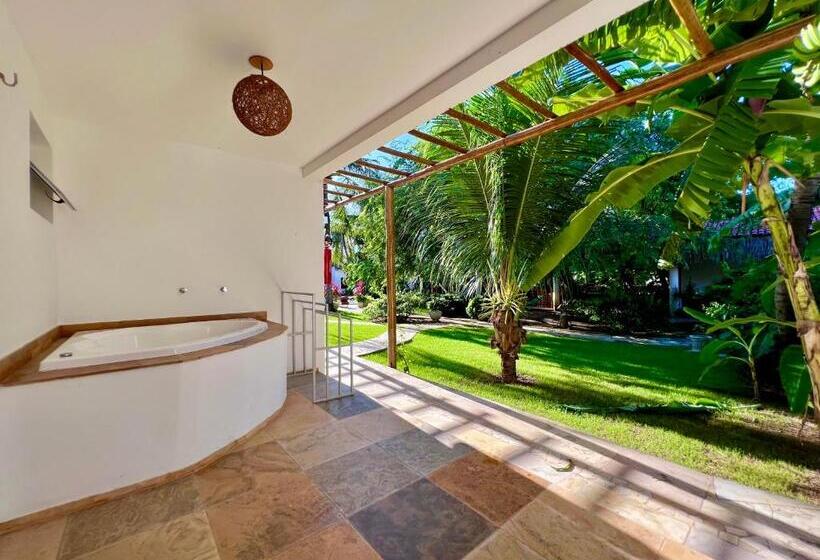 سوئیت با وان آب گرم, Tucano Pousada