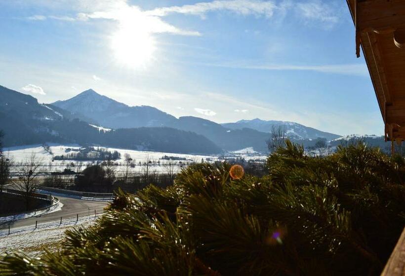 חדר סטנדרט לשלושה, Filzerlehen