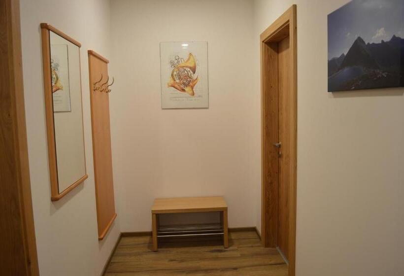 דירת חדר, Filzerlehen