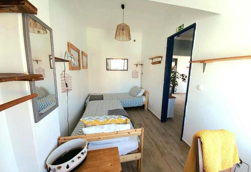 شقة غرفة واحدة, Ethic Surf House